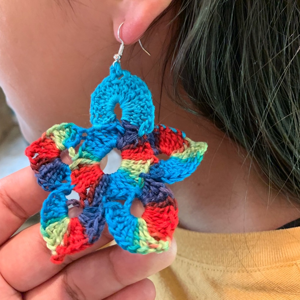🎀Hand embroidered earrings 🎀